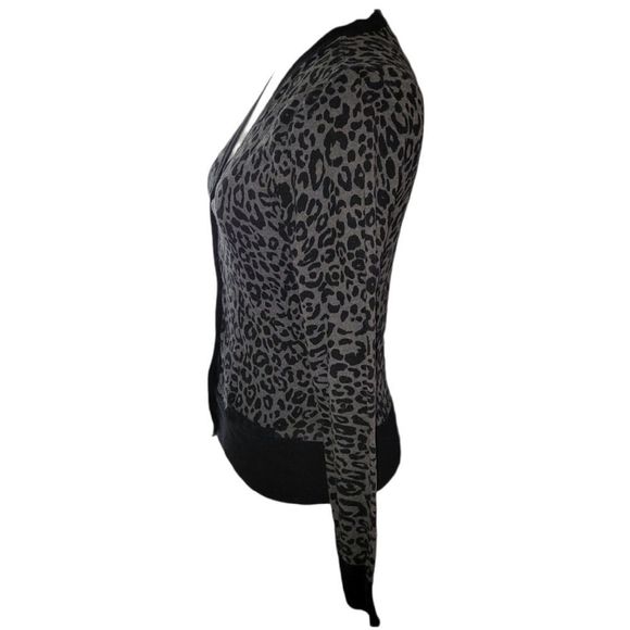 Michael Kors V Neck Leopard Print Gray & Black Button Up Cardigan XS - Picture 3 of 5